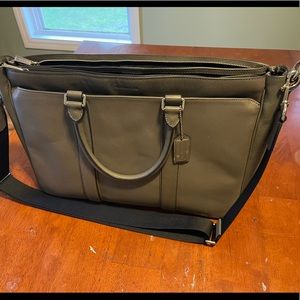 Mens coach messenger bag with matching wallets lightly used